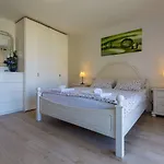 Grosses Nur 500 Meter Zum Mit Meerblick, Parkplatz, Waschmaschine Appartement