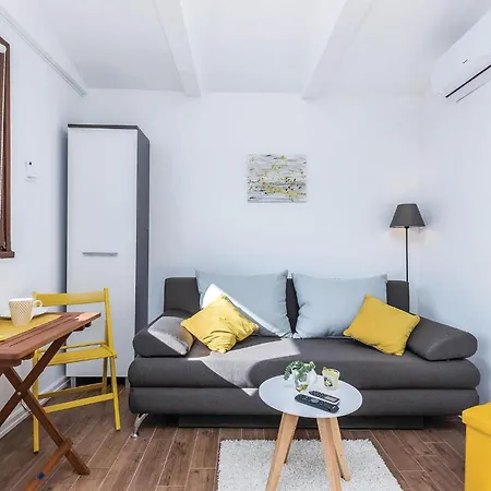 Holiday home Cozy In With House A Panoramic View Smrika