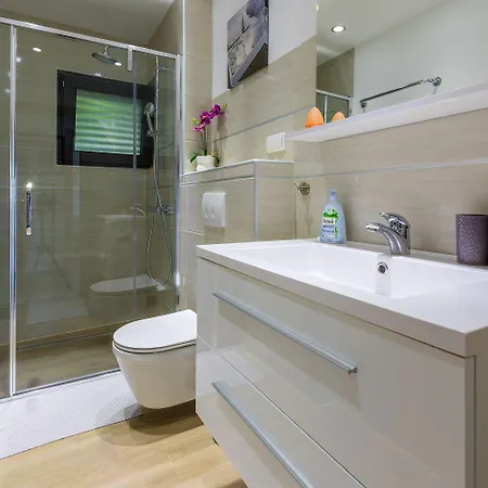 Grosses Nur 500 Meter Zum Mit Meerblick, Parkplatz, Waschmaschine Apartmán Crikvenica